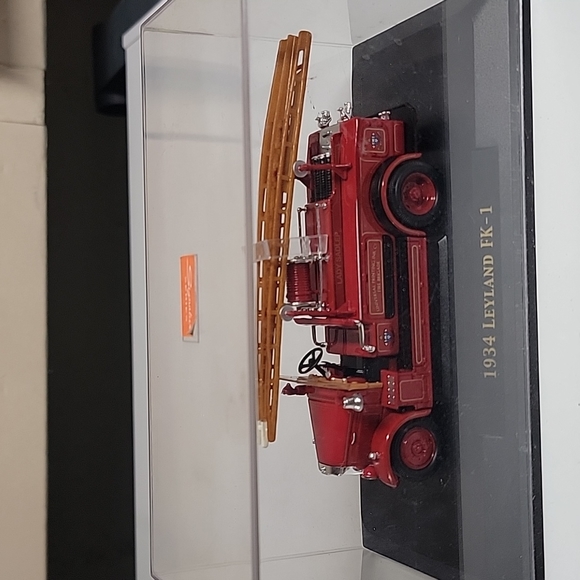 Set of four fire trucks - Picture 6 of 8